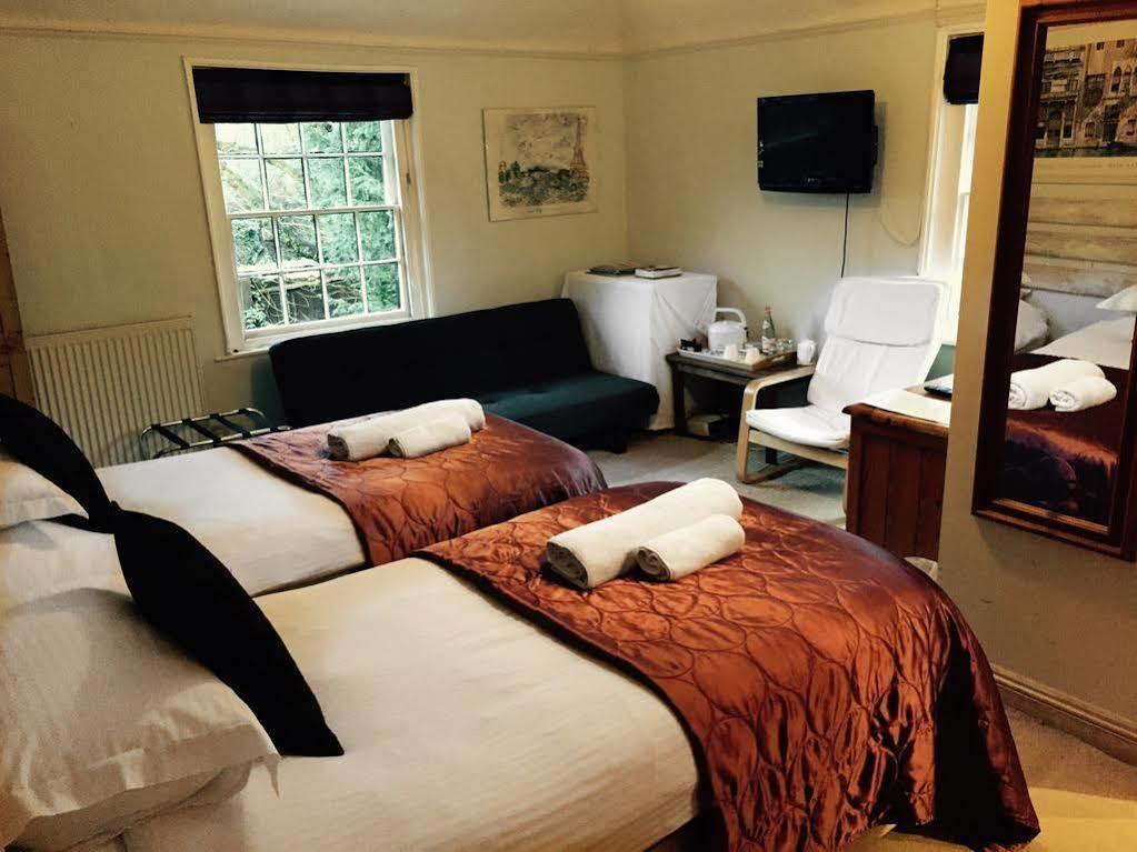 The White House Bed and Breakfast Takeley Εξωτερικό φωτογραφία