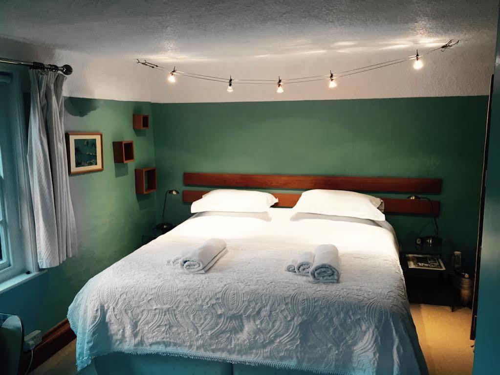 The White House Bed and Breakfast Takeley Εξωτερικό φωτογραφία
